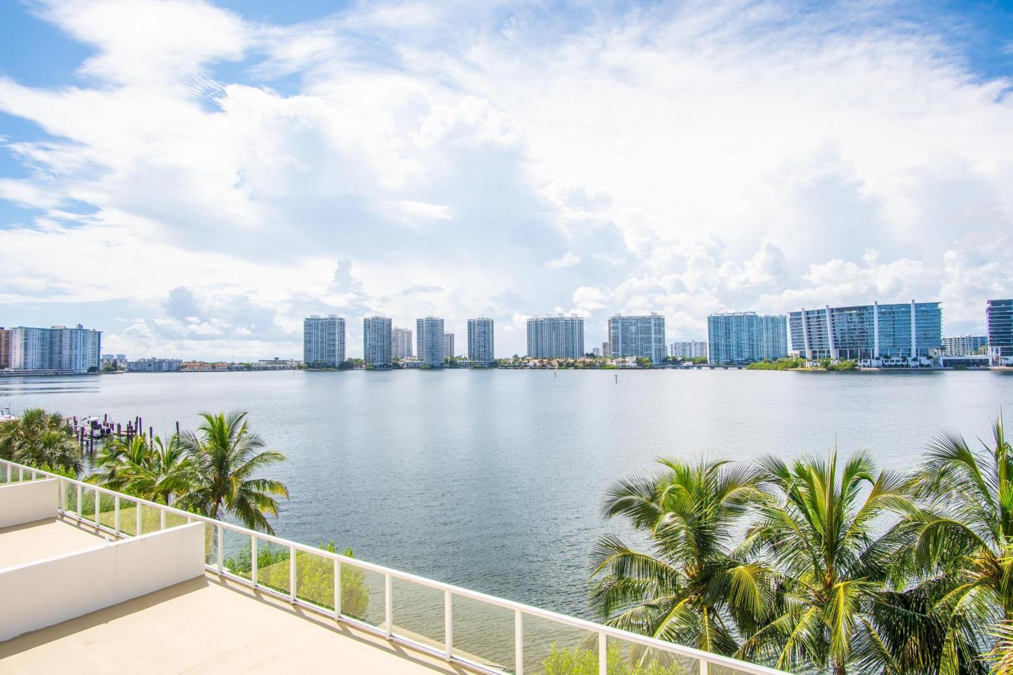 Marina Bay 46 Miami Beach