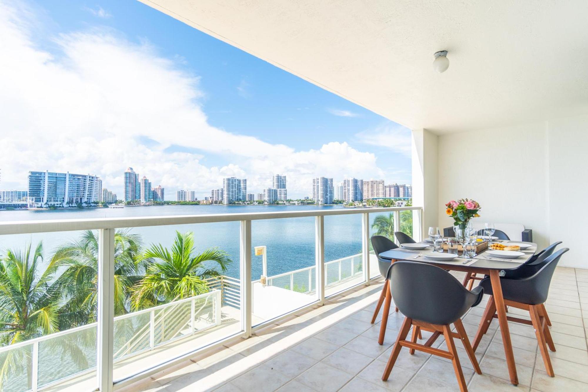 Marina Bay 46 * Miami Beach